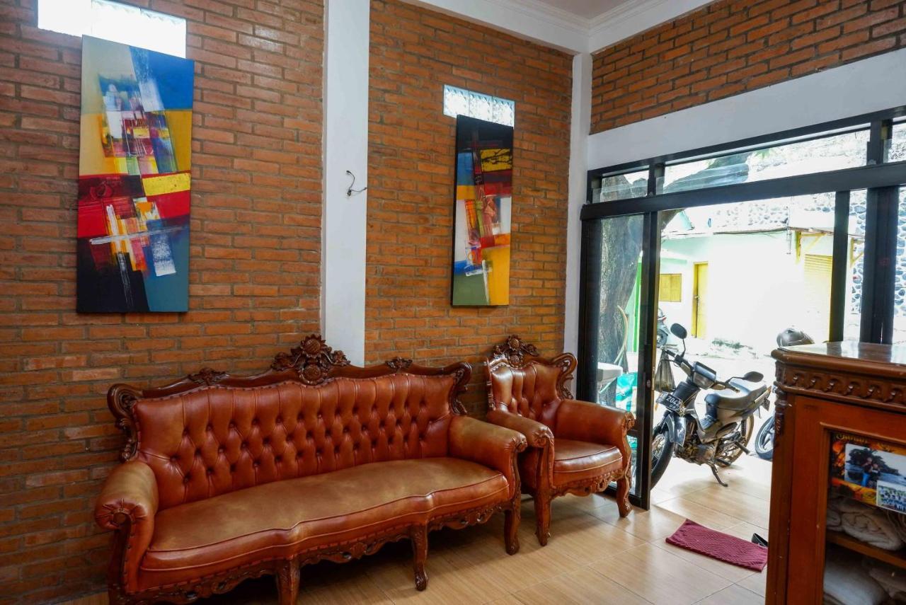 Koolkost Syariah Near Malioboro Area Hostel Jogjakarta Buitenkant foto