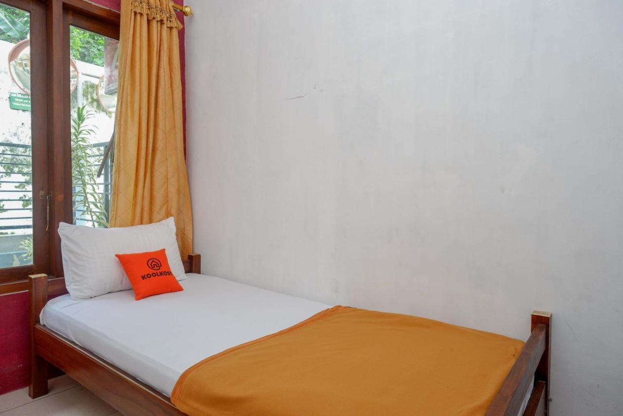 Koolkost Syariah Near Malioboro Area Hostel Jogjakarta Buitenkant foto